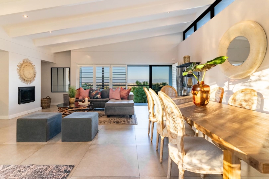 4 Bedroom Property for Sale in Stonehurst Mountain Estate Western Cape
